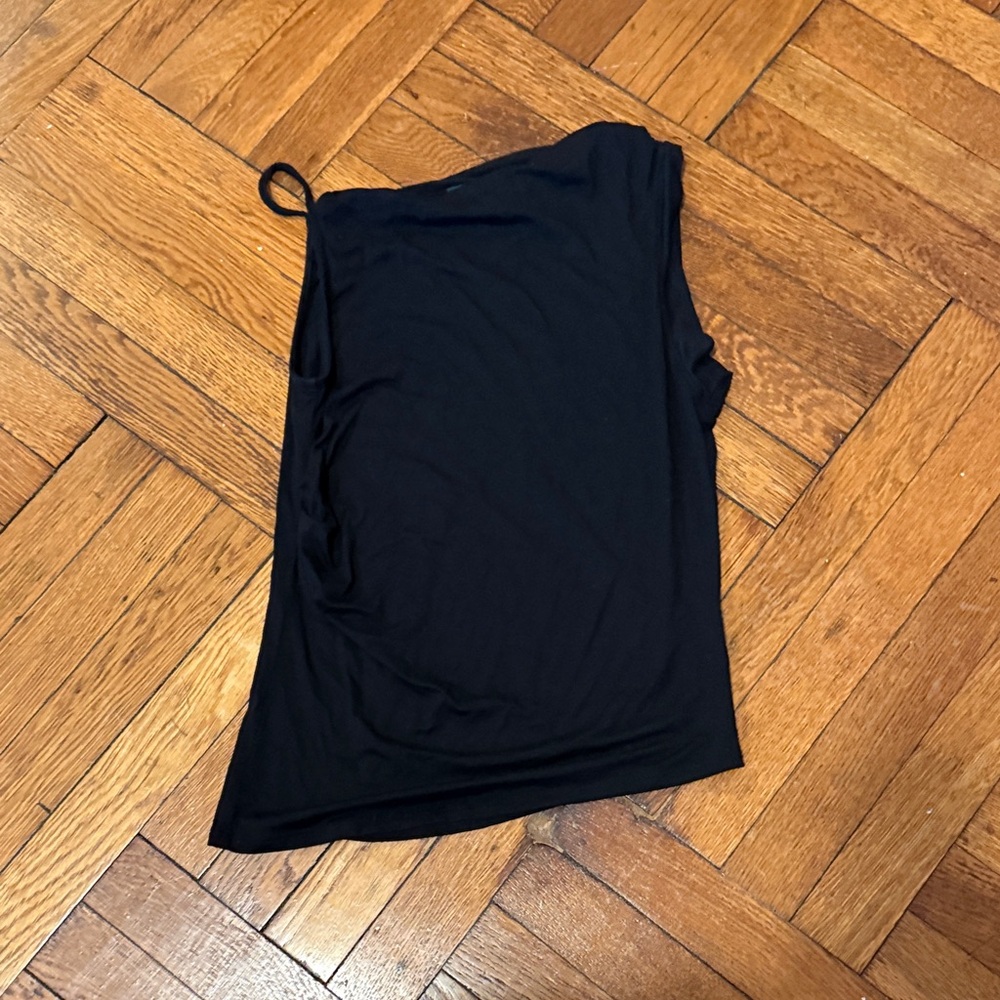 Geel Asymmetric Black Women's Top